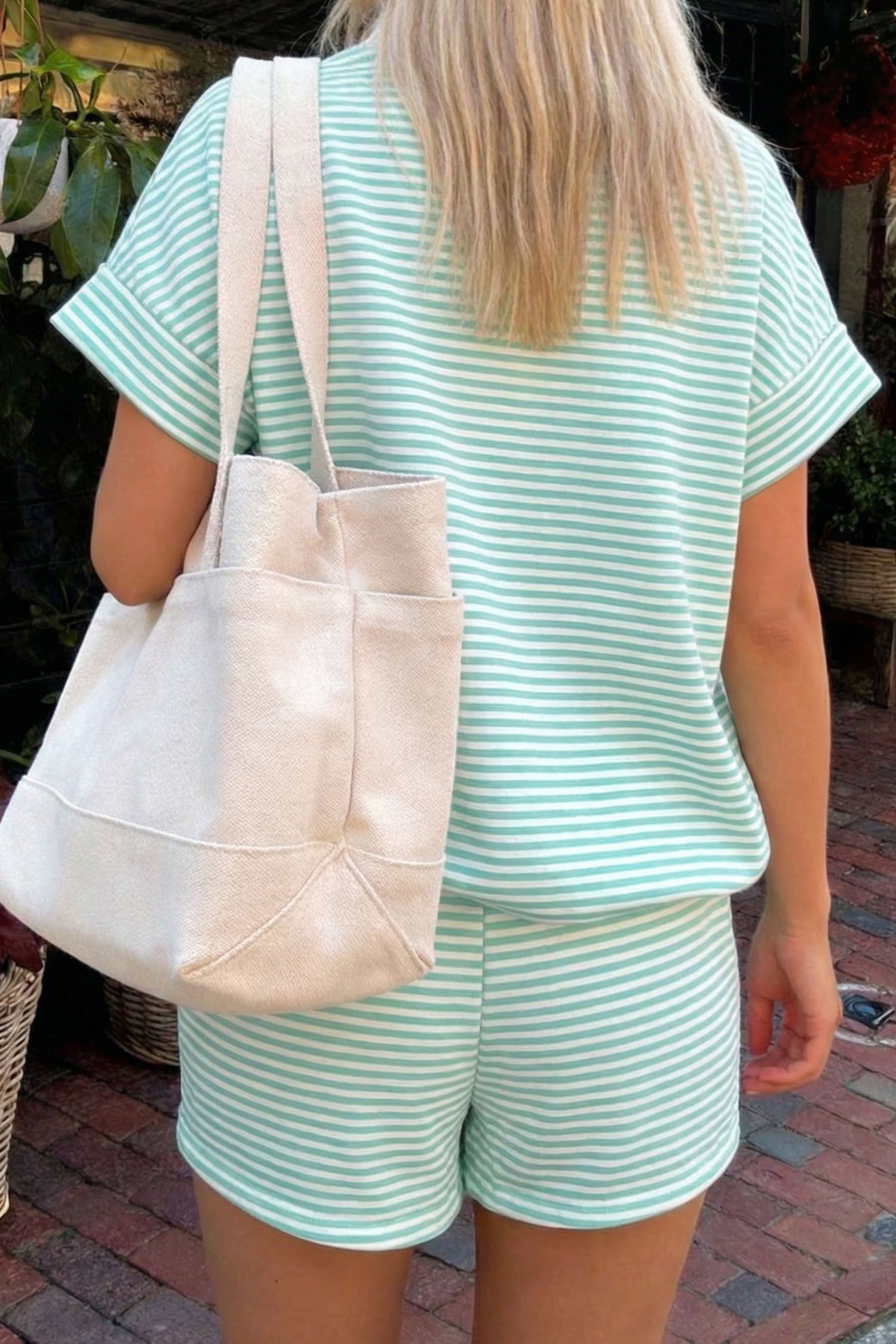 Green Stripe Cuffed Sleeve Contrast Mock Neck Tee Casual 2pcs Short Set