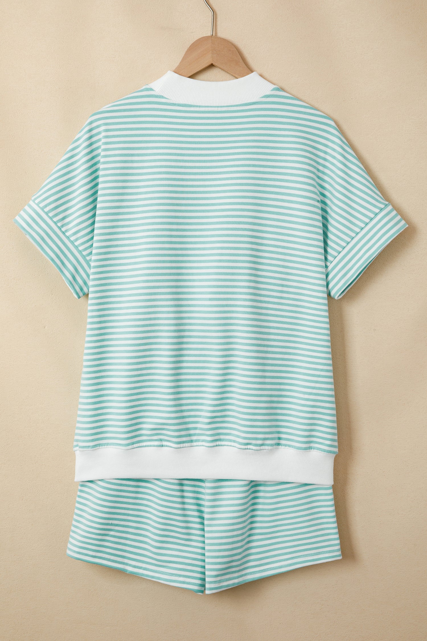 Green Stripe Cuffed Sleeve Contrast Mock Neck Tee Casual 2pcs Short Set