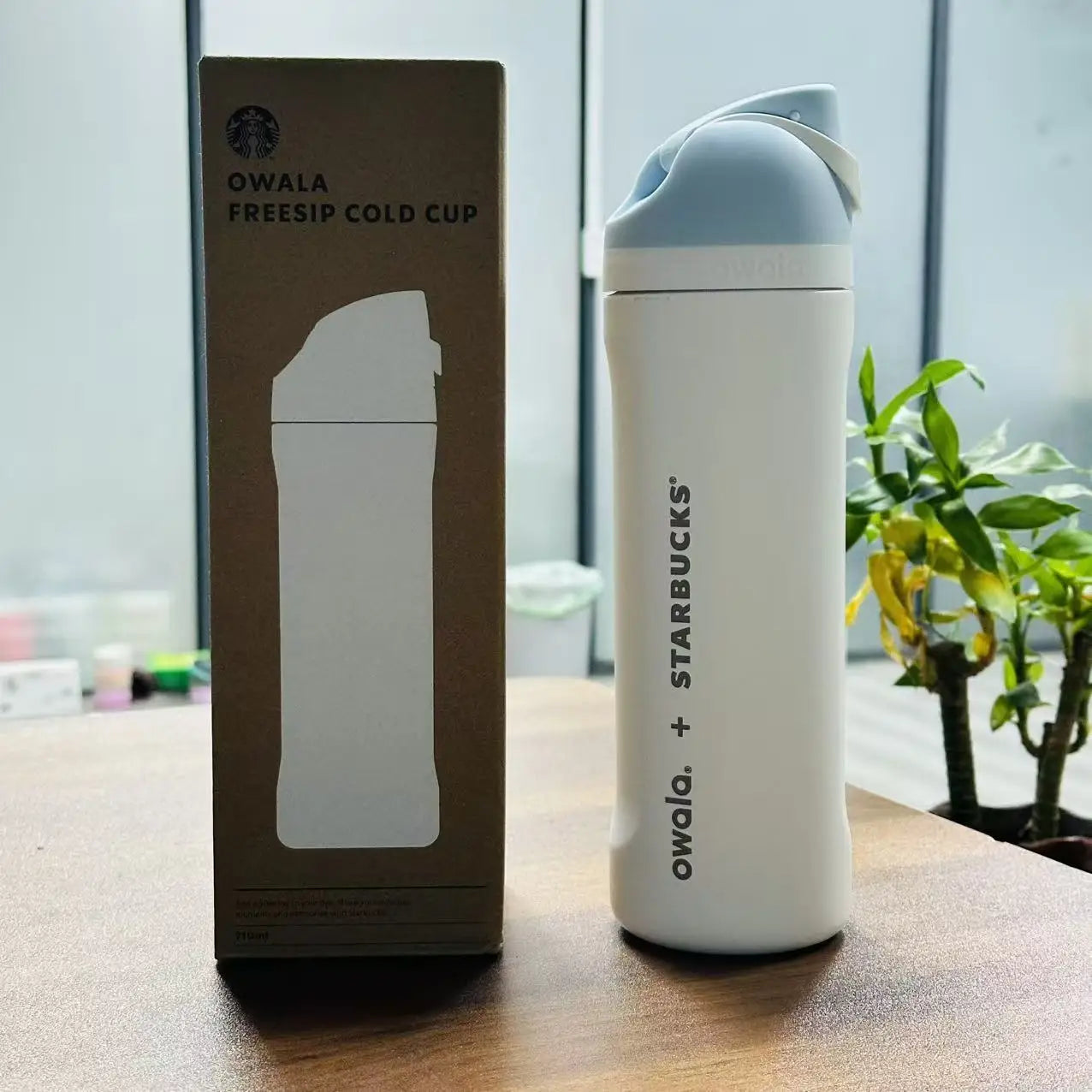 Starbucks Co branded Korean limited edition thermos cup， 25oz cherry blossom pattern straw cup，24oz Portable Water Cup