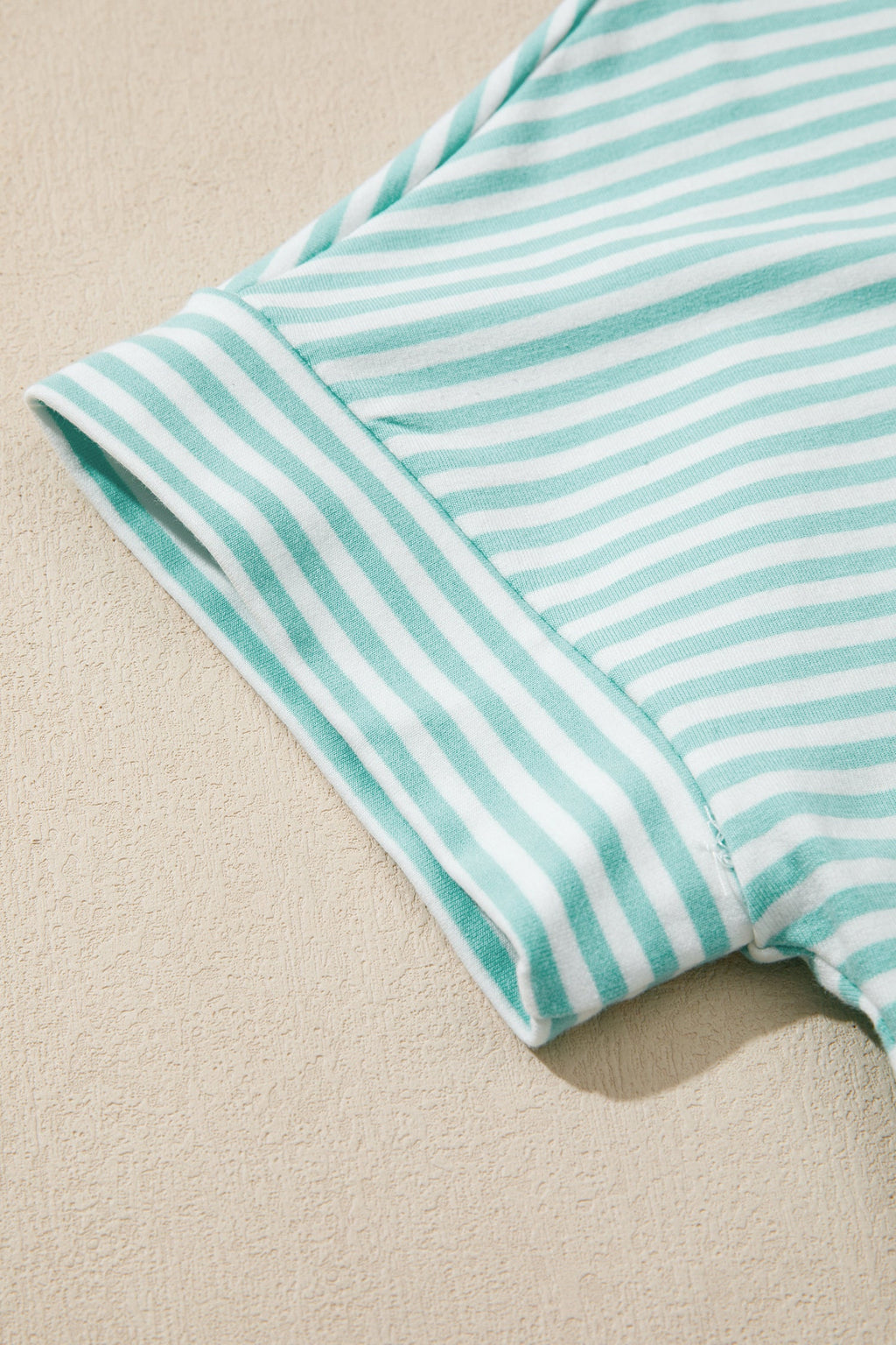Green Stripe Cuffed Sleeve Contrast Mock Neck Tee Casual 2pcs Short Set